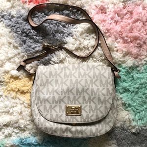 Micheal Kors crossbody bag